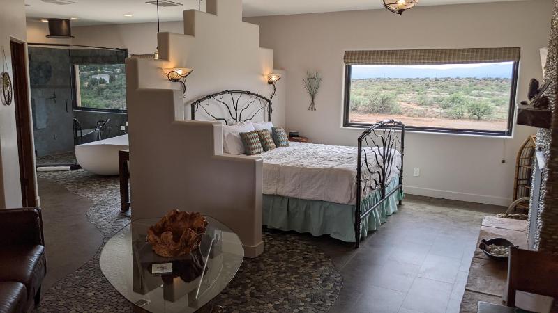 King Room with Balcony image 4