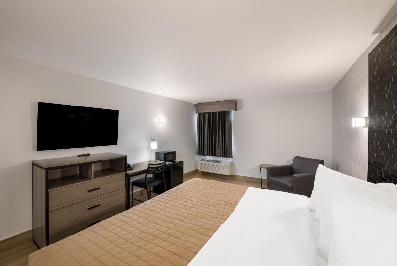Deluxe King Room image 3