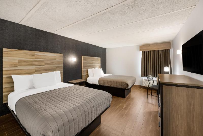 Deluxe Double Room image 2