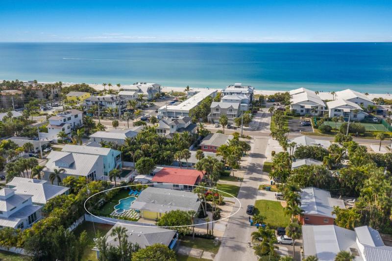 Coconut Cottage: Pool & Spa1 Block to Beach by Anna Maria Life Vacation Rentals - image 6
