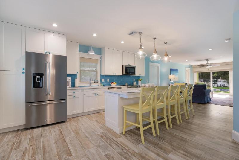 Coconut Cottage: Pool & Spa1 Block to Beach by Anna Maria Life Vacation Rentals - image 21