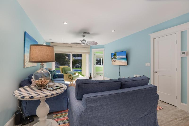 Coconut Cottage: Pool & Spa1 Block to Beach by Anna Maria Life Vacation Rentals - image 7
