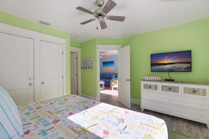Coconut Cottage: Pool & Spa1 Block to Beach by Anna Maria Life Vacation Rentals - image 15