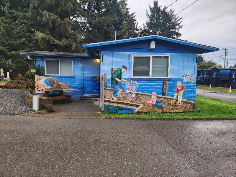 Mural Cabin image 3