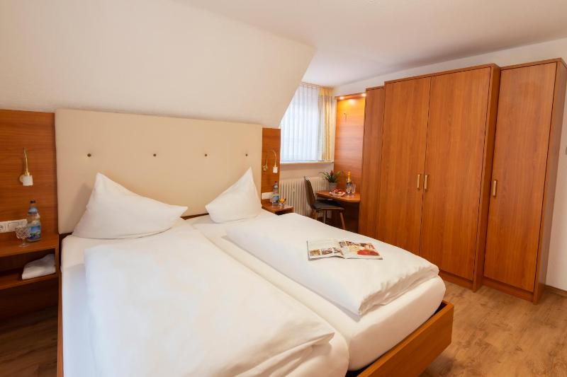 One-Bedroom Apartment image 4