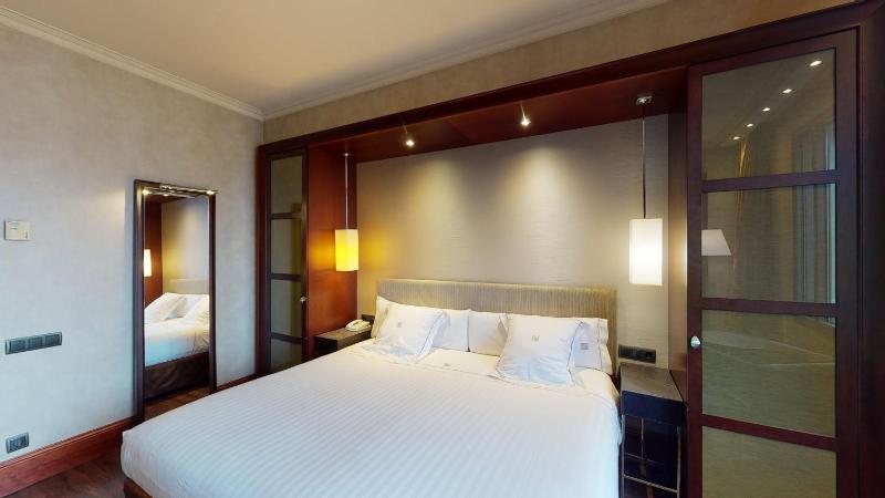 Double or Twin Room image 4
