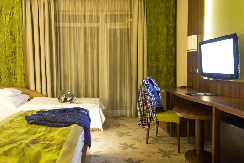 Superior Double Room with Balcony image 3