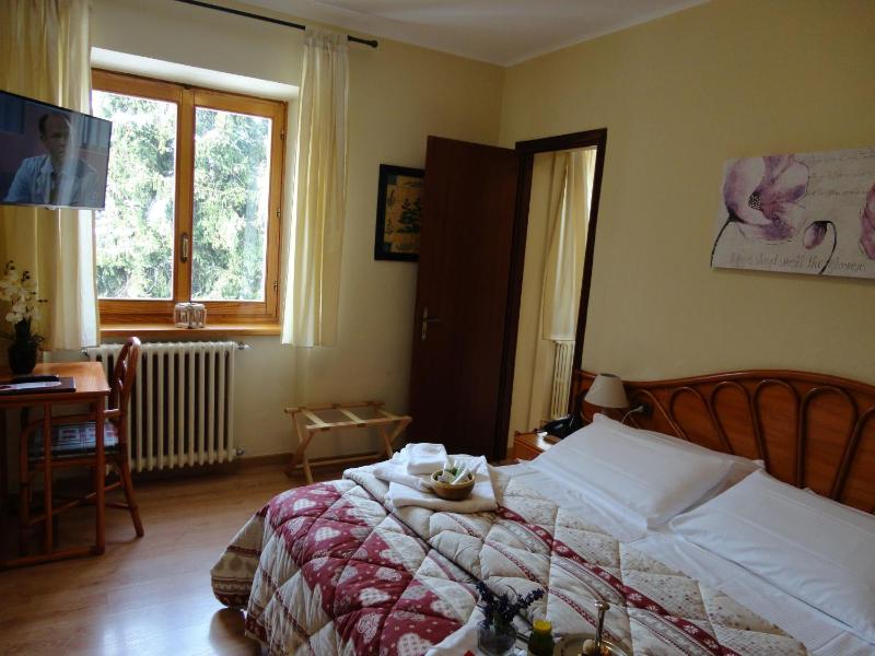 Standard Double or Twin Room image 3