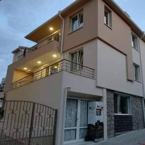 Guest House Dimovi - image 37