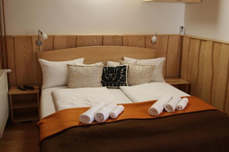 Double Room with Private Bathroom image 1