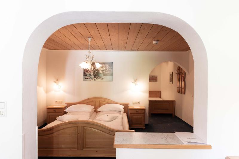 Deluxe Triple Room image 2