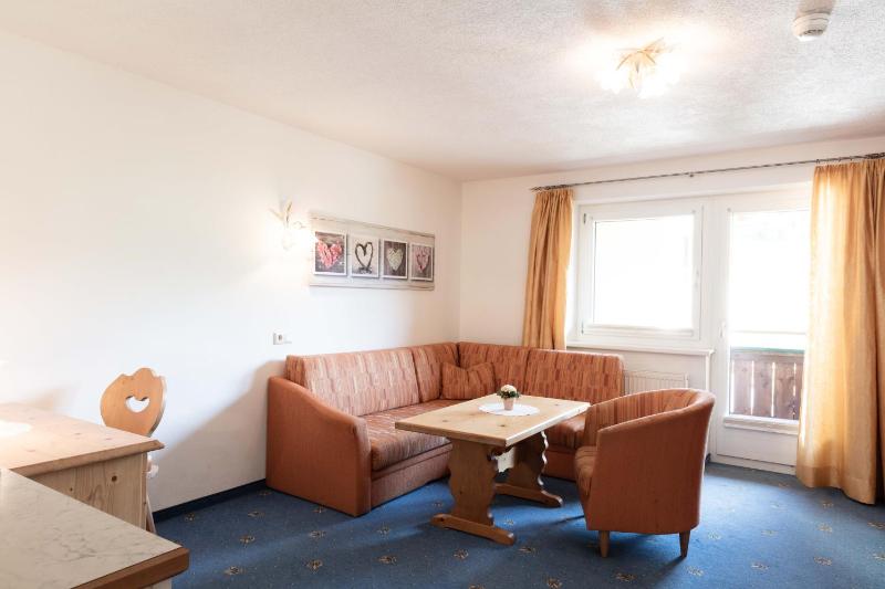 Deluxe Triple Room image 3