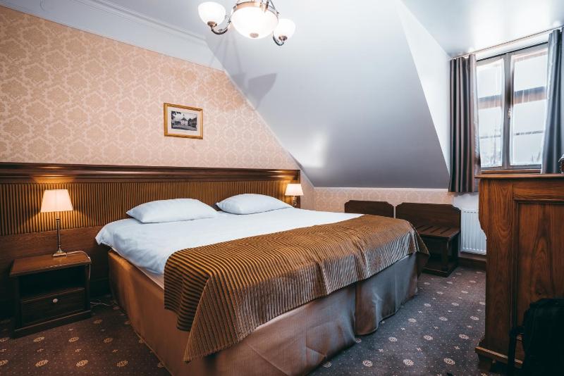 Historical Standard Room image 3