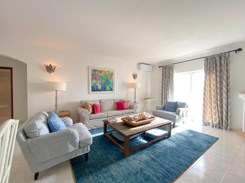 Charming Penthouse with Sea View in Lagos #1931 - image 1