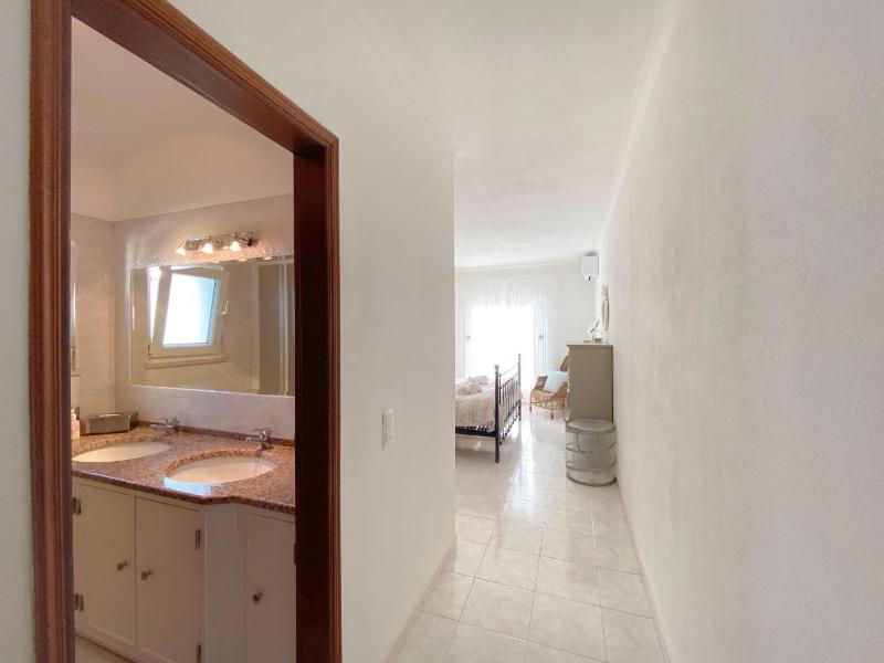 Charming Penthouse with Sea View in Lagos #1931 - image 9