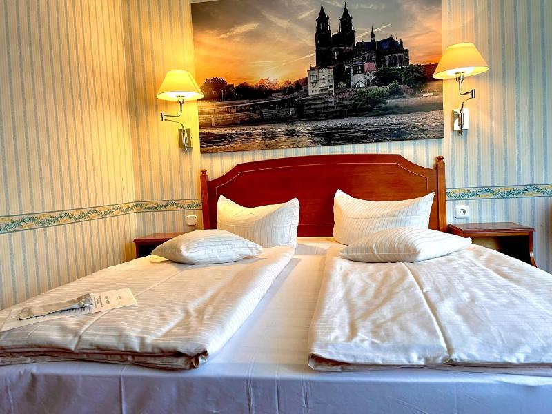 Superior Double or Twin Room image 4