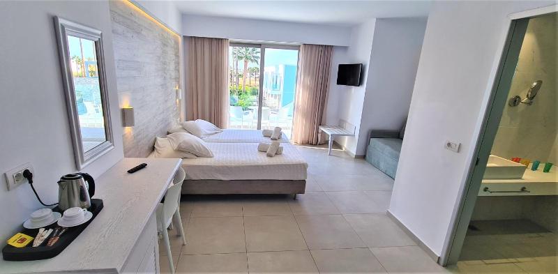 Deluxe Junior Suite with Garden View image 1