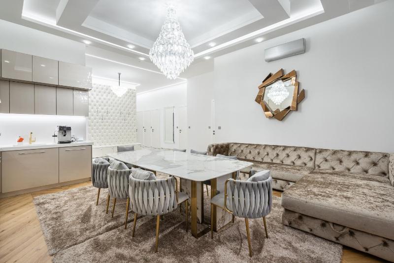 Heart of Budapest Luxury Apartment with Amazing View - image 4