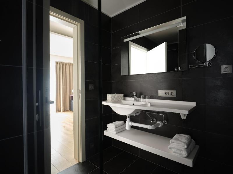 Double Room image 2