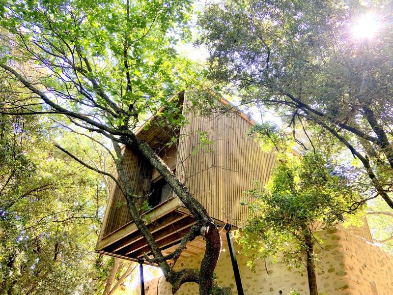 Deluxe Double Room with Balcony image 1