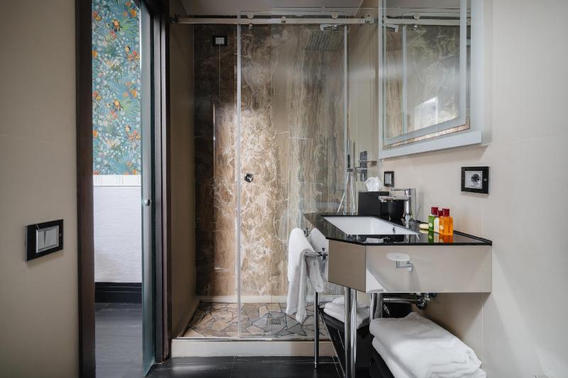 Superior Double Room image 1