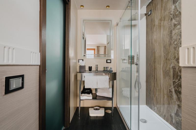 Executive Room image 1