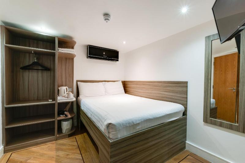 Standard Double Room (Without Windows) image 3
