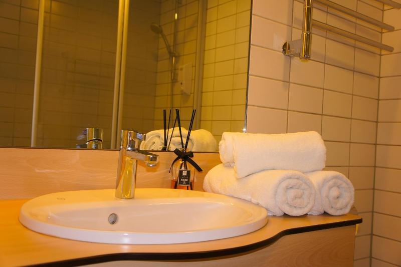 Double Room image 4