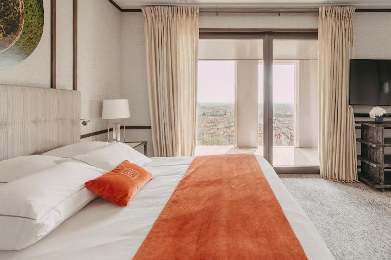 Suite with City View image 1