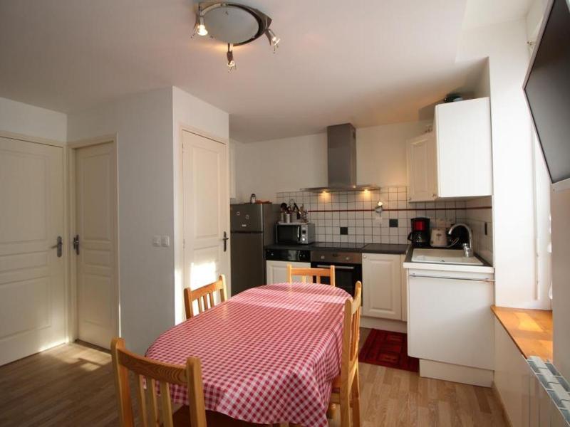 T3 au Mont-Dore avec wifi, proche centre, idéal familles, 5 pers, 2 chambres - FR-1-608-35 Images