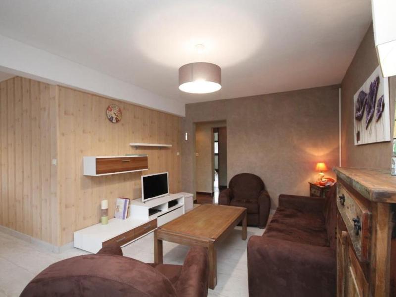 Apartment (7 Adults) image 1