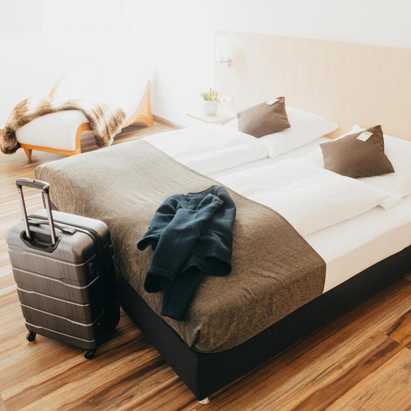 Double Room image 3