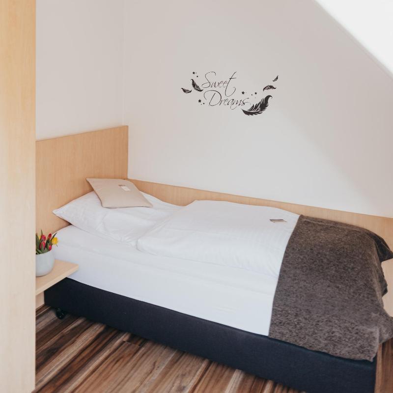 Single Room image 2