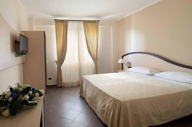 Superior Triple Room (2 Adults + 1 Child) image 3