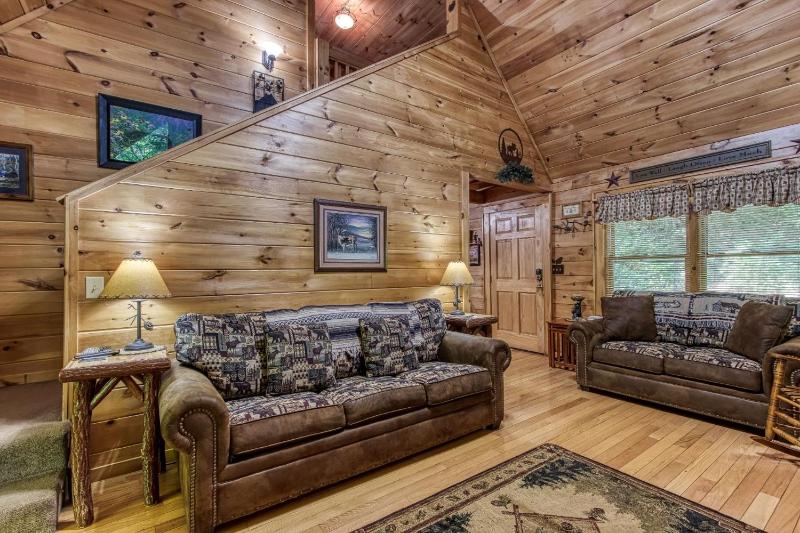 MYSTIC MOUNTAIN - GREAT LOCATION! CLOSE TO ALL THE ACTION! cabin - image 2