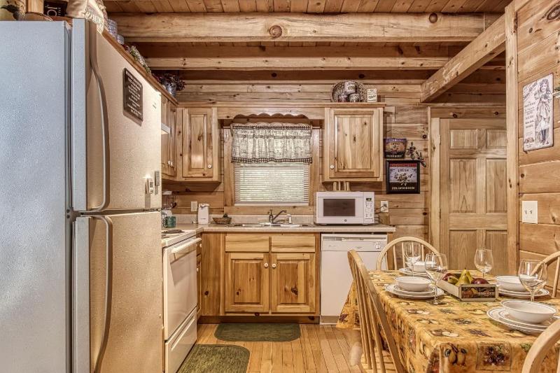 MYSTIC MOUNTAIN - GREAT LOCATION! CLOSE TO ALL THE ACTION! cabin - image 27