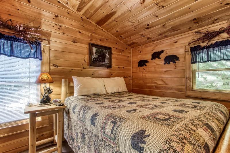 MYSTIC MOUNTAIN - GREAT LOCATION! CLOSE TO ALL THE ACTION! cabin - image 19