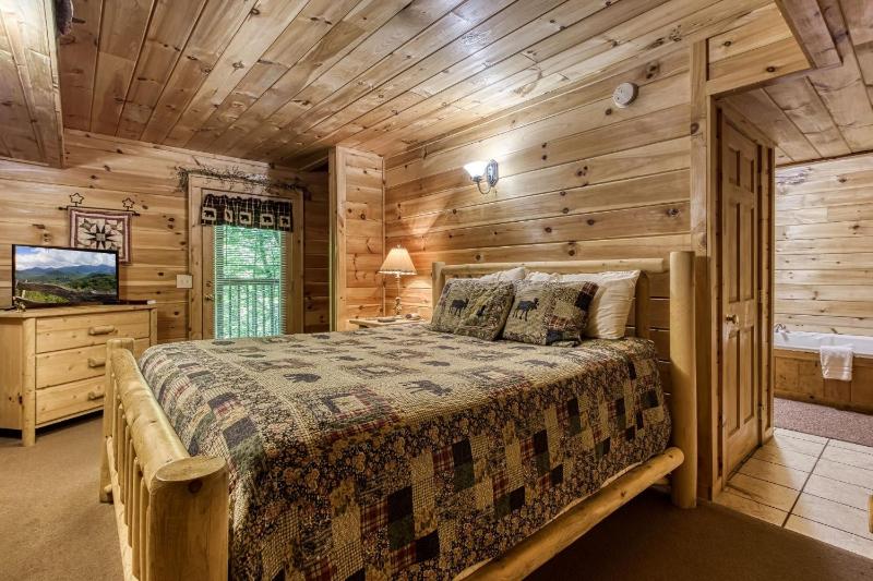 MYSTIC MOUNTAIN - GREAT LOCATION! CLOSE TO ALL THE ACTION! cabin - image 7