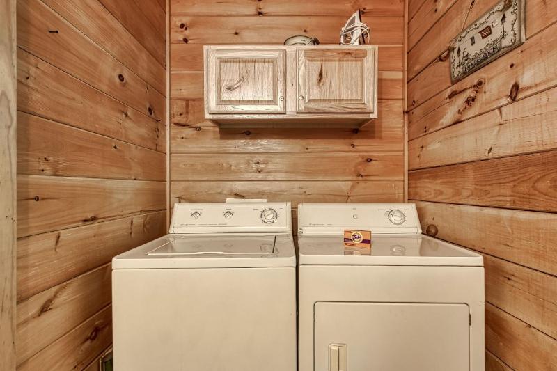 MYSTIC MOUNTAIN - GREAT LOCATION! CLOSE TO ALL THE ACTION! cabin - image 25