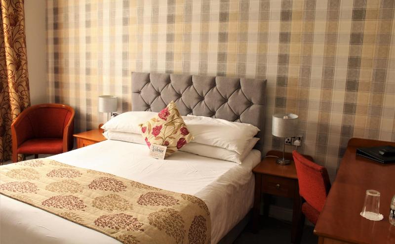 Standard Double Room image 4