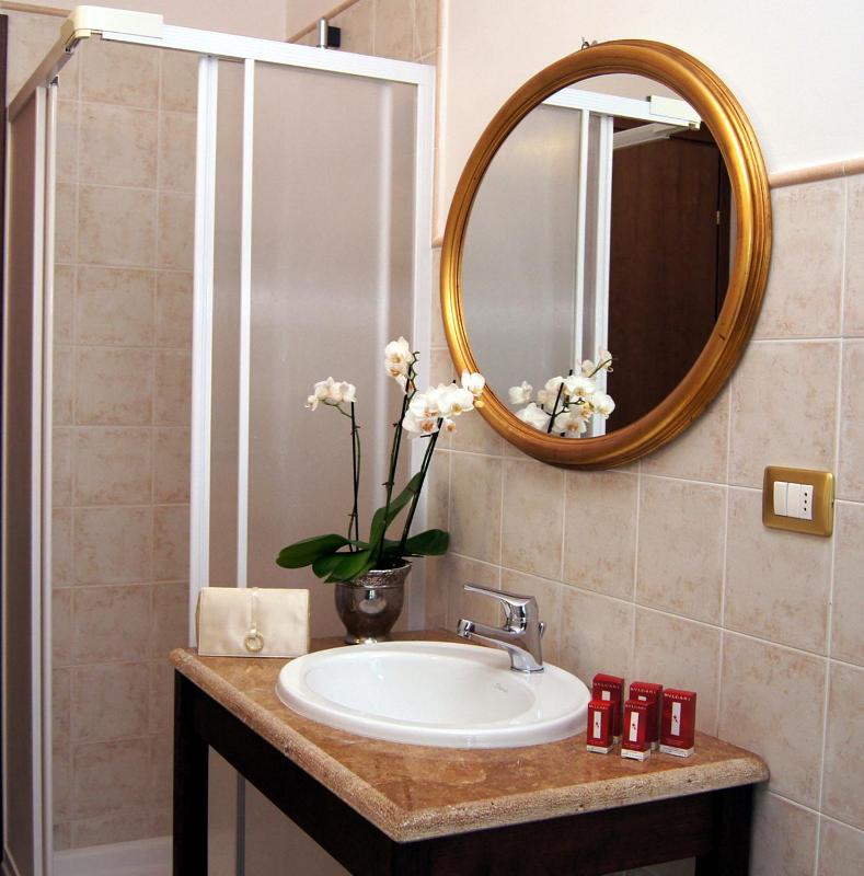 Superior King Room image 2