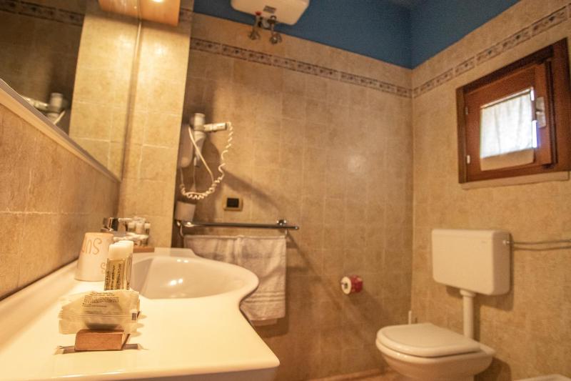 Superior Double Room with Sea View image 2