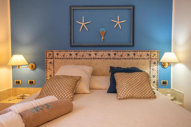 Double Room with Sea View image 1