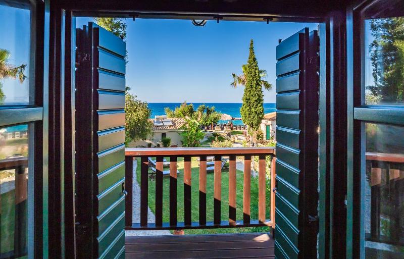 Two-Bedroom Superior Villa image 3
