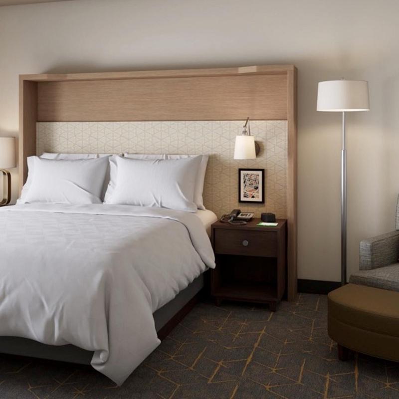 Standard King Room image 4