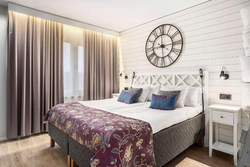 King Suite with Sofa Bed image 1