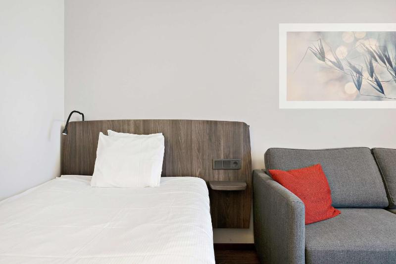 Single Room with Sofa Bed image 3