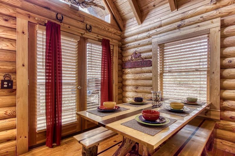 ER45 - Tin Pan Alley - Great location Just across from swimming pool! cabin - image 22