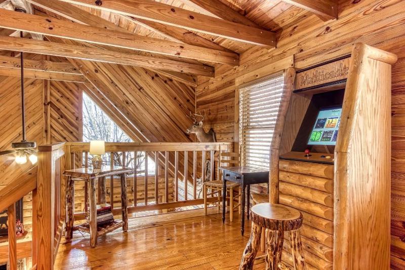 ER45 - Tin Pan Alley - Great location Just across from swimming pool! cabin - image 25