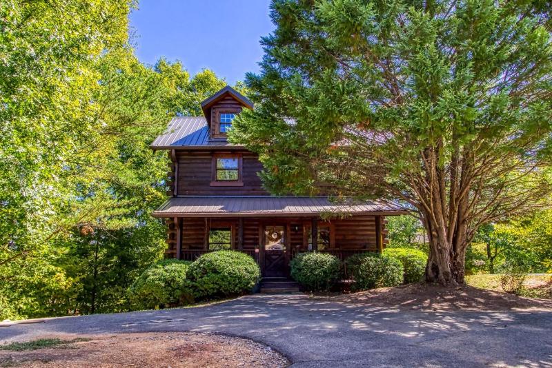 Three-Bedroom House image 1